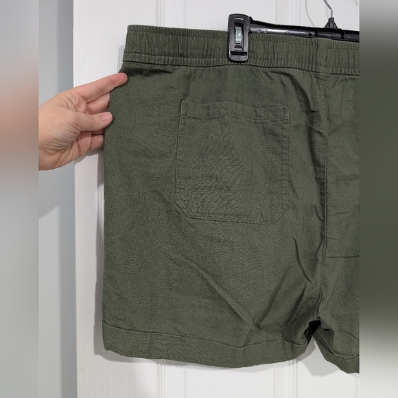 Old Navy Army Green High-Rise Women's Shorts in Size XXL - Picture 4 of 9